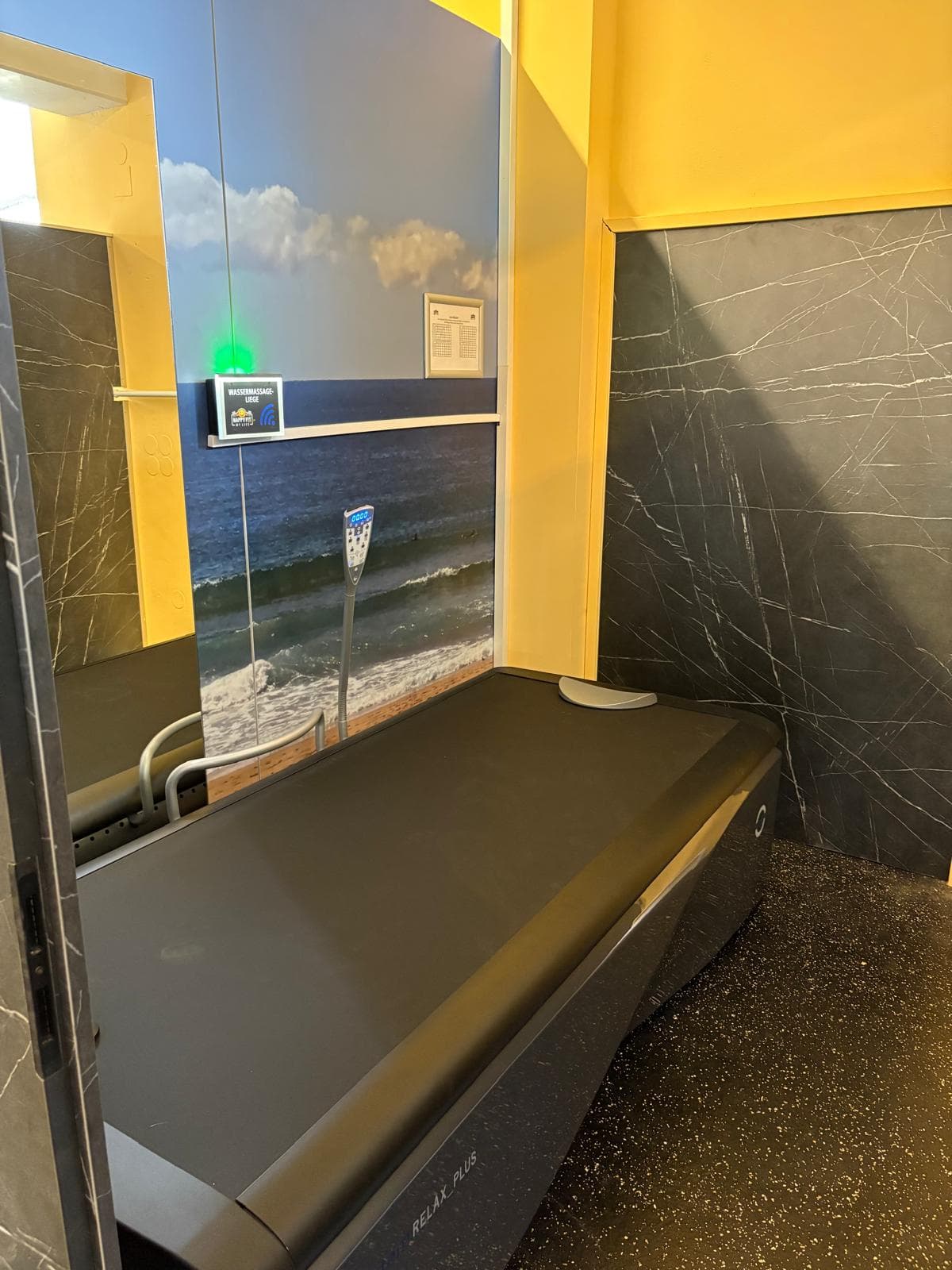 HappyFit Ybbs Wassermassageliege