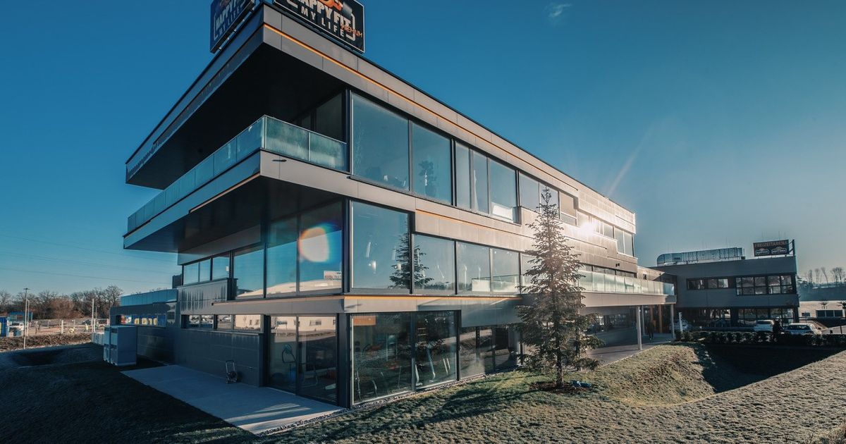 Steyr Stadgut Fitnesstempel Außenansicht