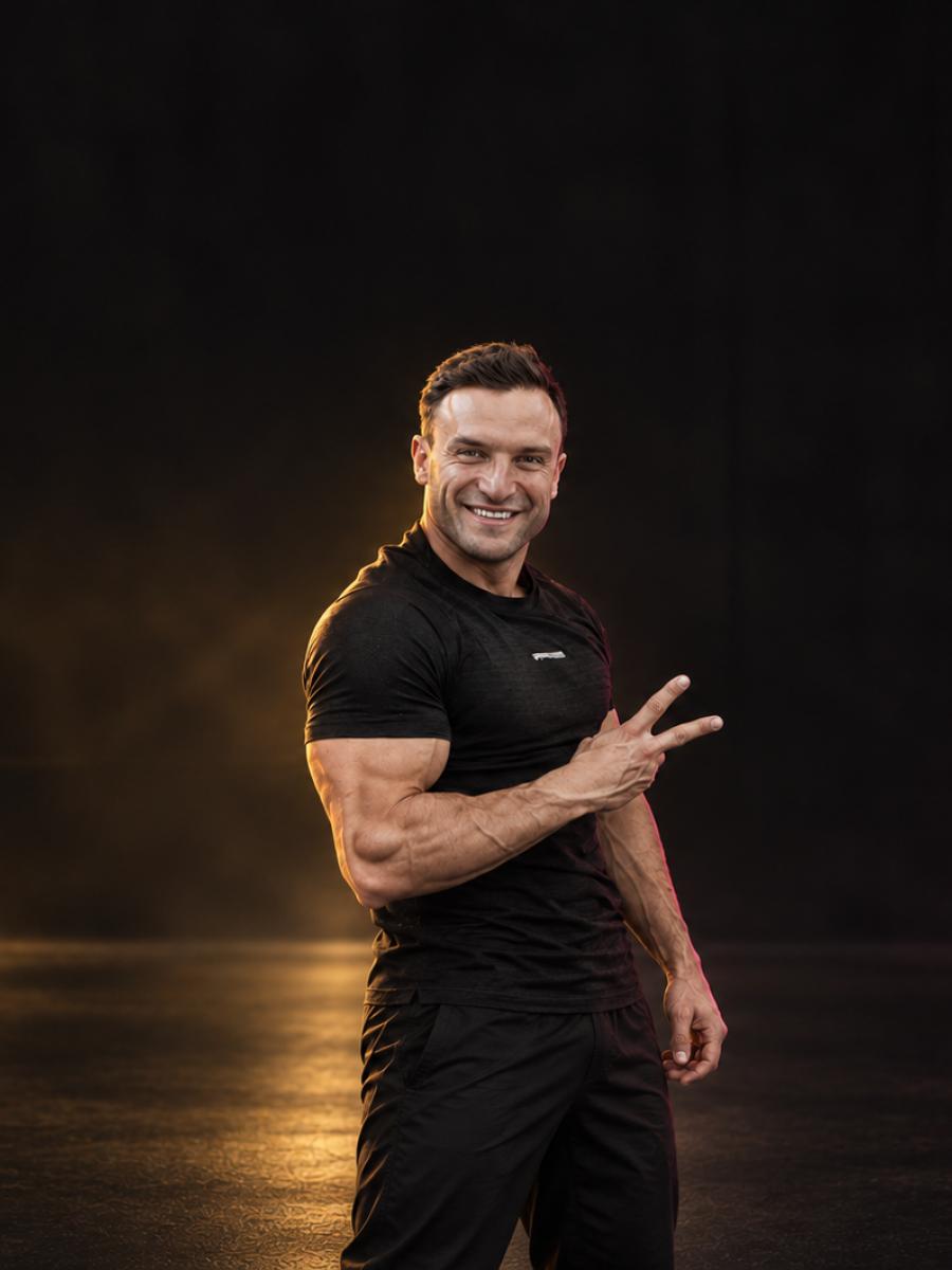 Sascha Huber präsentiert die GYMKY Fitness App für HappyFit-Mitglieder